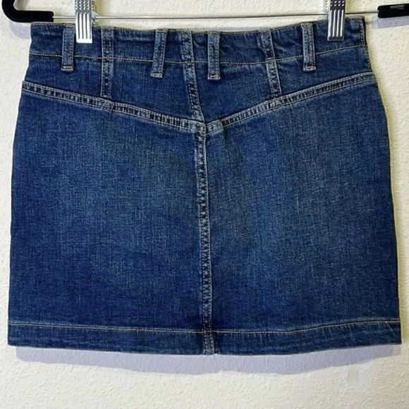 We The Free by Free People Dark Wash Short Jean Skirt 5 Pkt Sz 26 - Picture 2 of 4